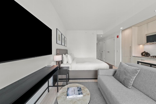 Level Chicago Fulton Market image 4